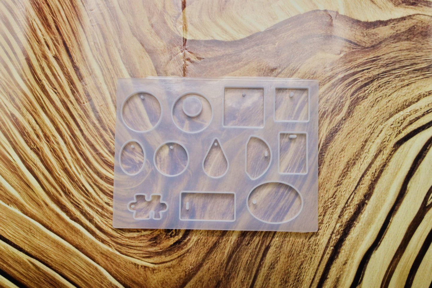 12 IN 1 ROUND KEYCHAIN AND JEWELLARY MOULD